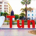 INSCRIPTION EN LETTRES METALLIQUES